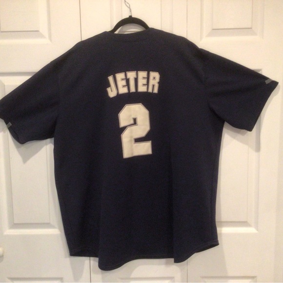 Mens XL Yankees Jeter Short Sleeved Jersey - Picture 3 of 4